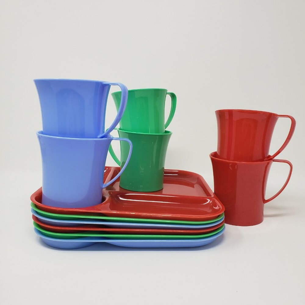 Beacon Plastic Picnic Plates Snack Trays Camping Dishes and Cups 12 pcs VINTAGE